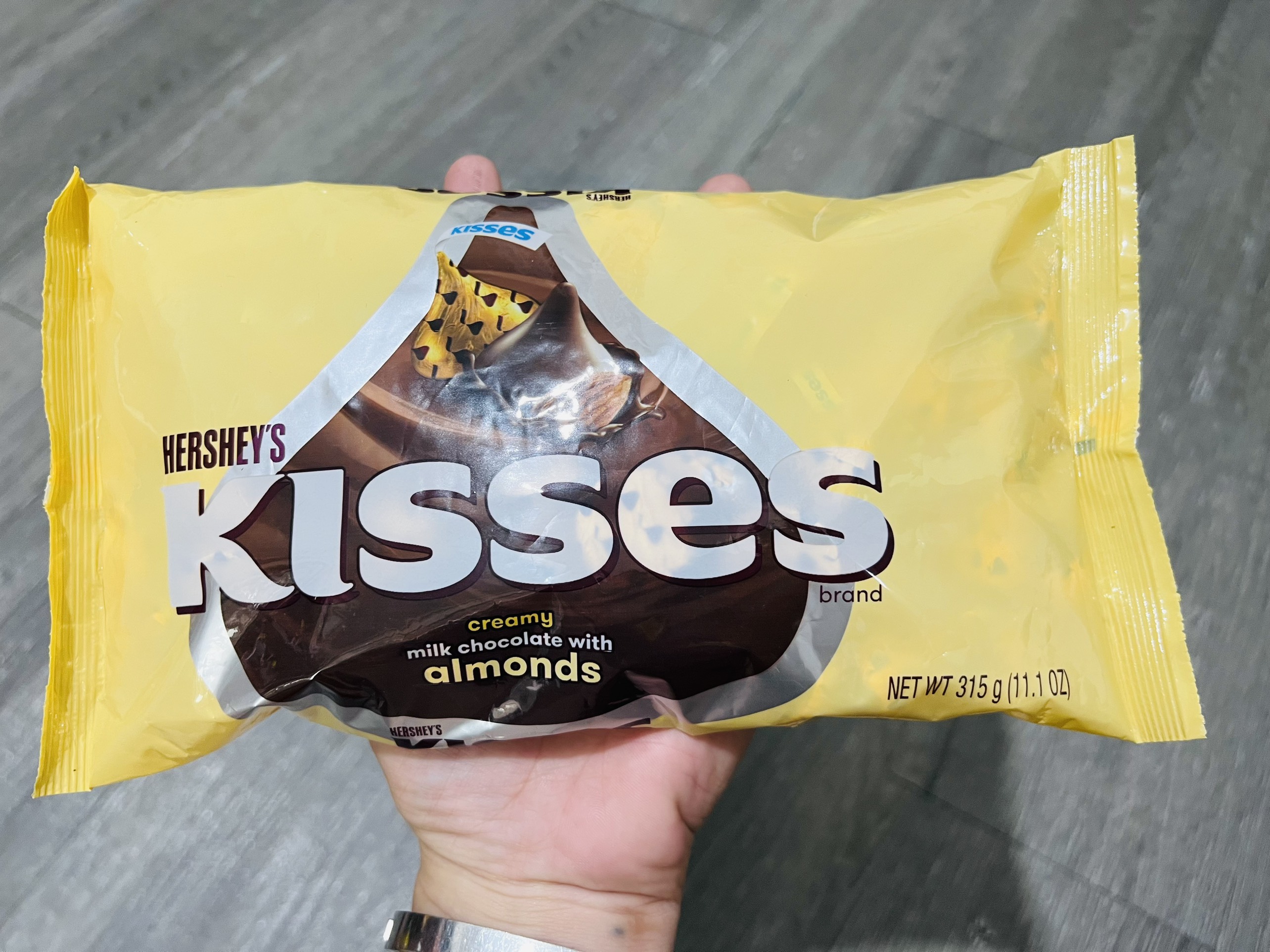Kẹo Socola Hershey kisses Cookies Creme Gói 315g - Socola Ú - socola kisses Date 3/2025 trở lên