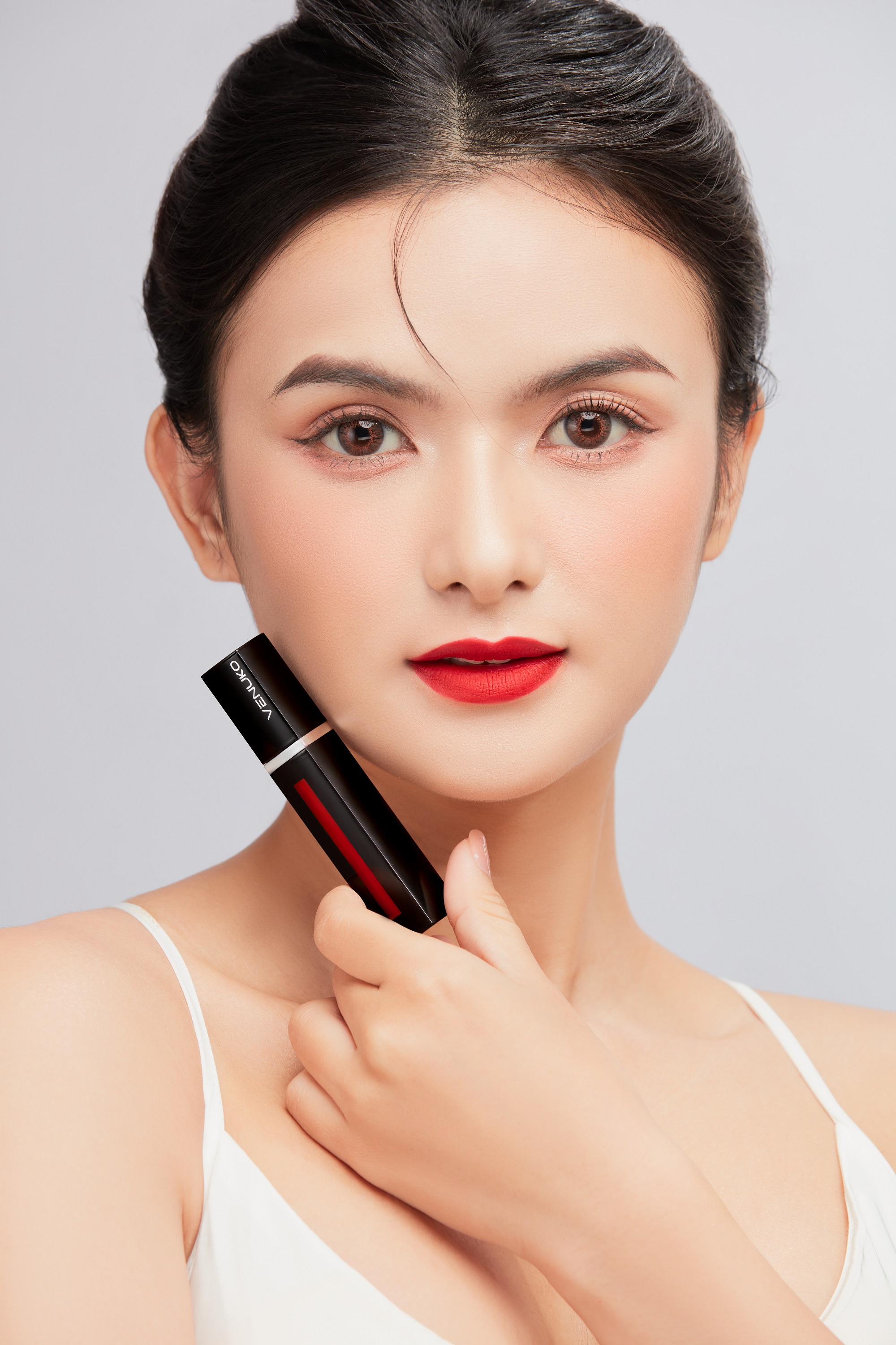 Son Venuko Tint 5ml màu đỏ tươi - RF