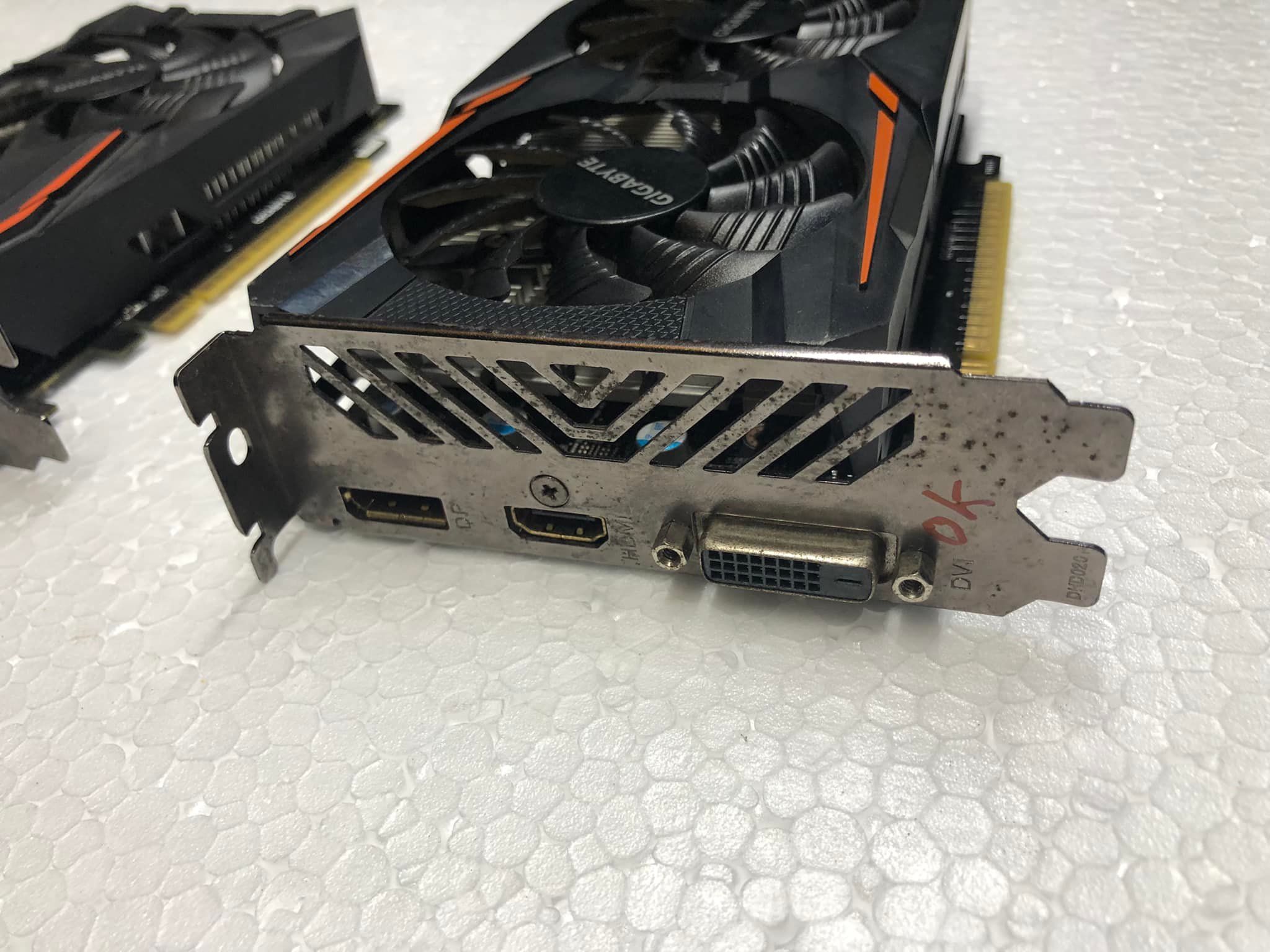 {SALE}Card màn hình VGA GIGA 1050TI 4G đã test kĩ