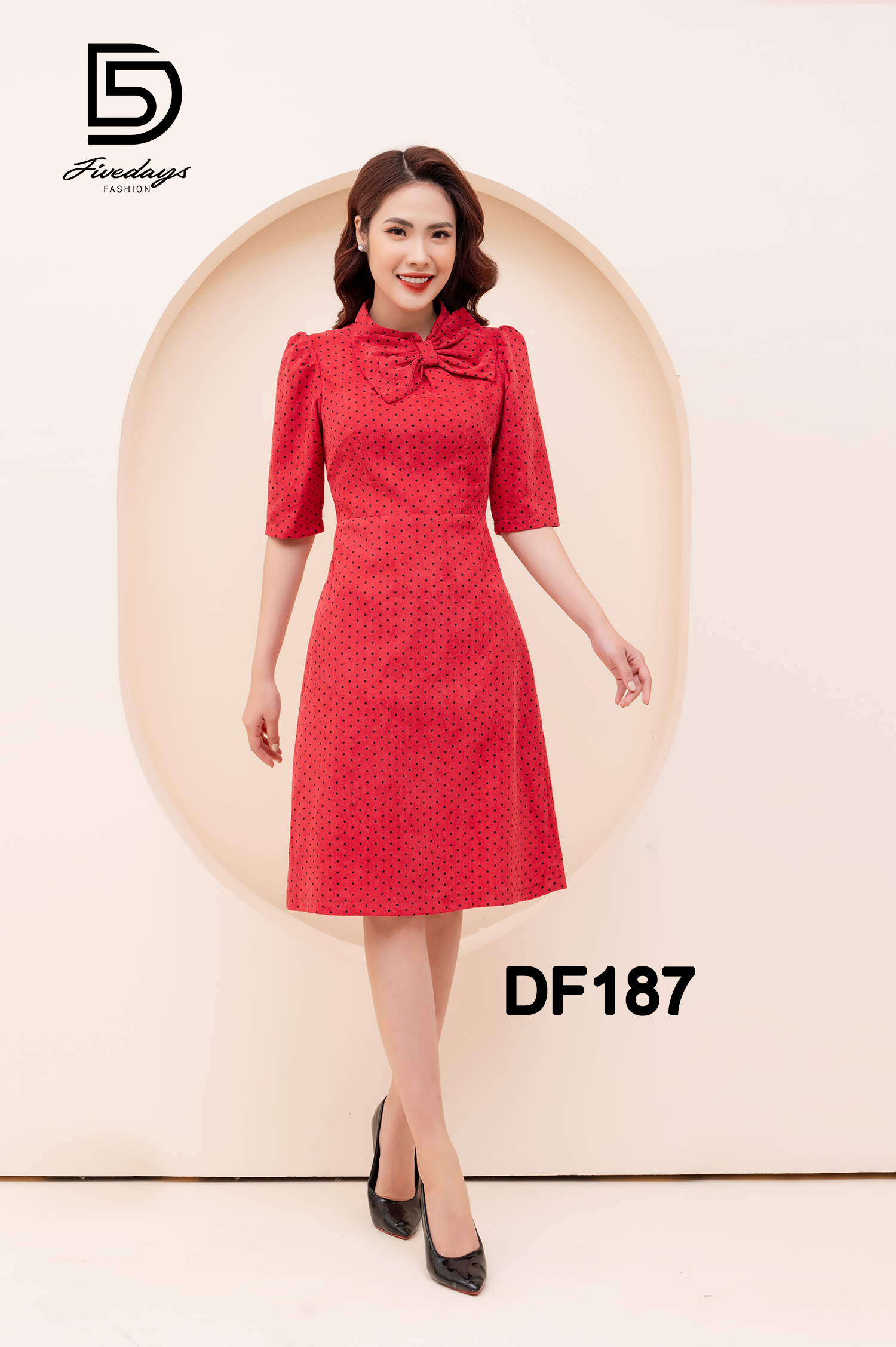 Đầm nhung cổ nơ chấm bi FIVEDAYS