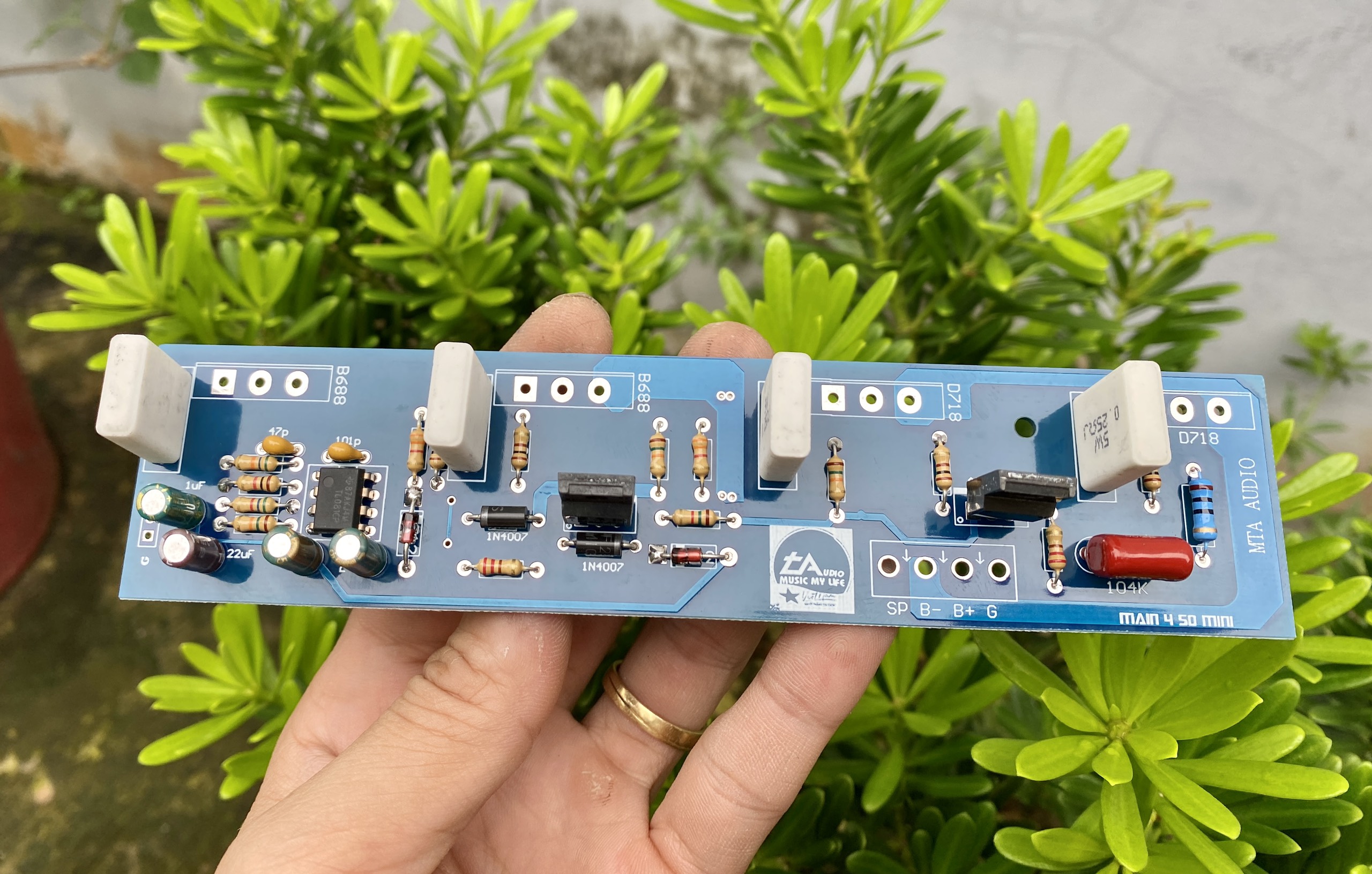 Mạch công suất 4 sò mono 300W