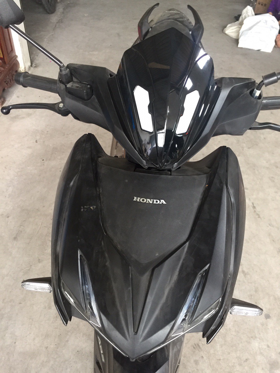 Mão chắn gió Winner X kiểu siêu nhân