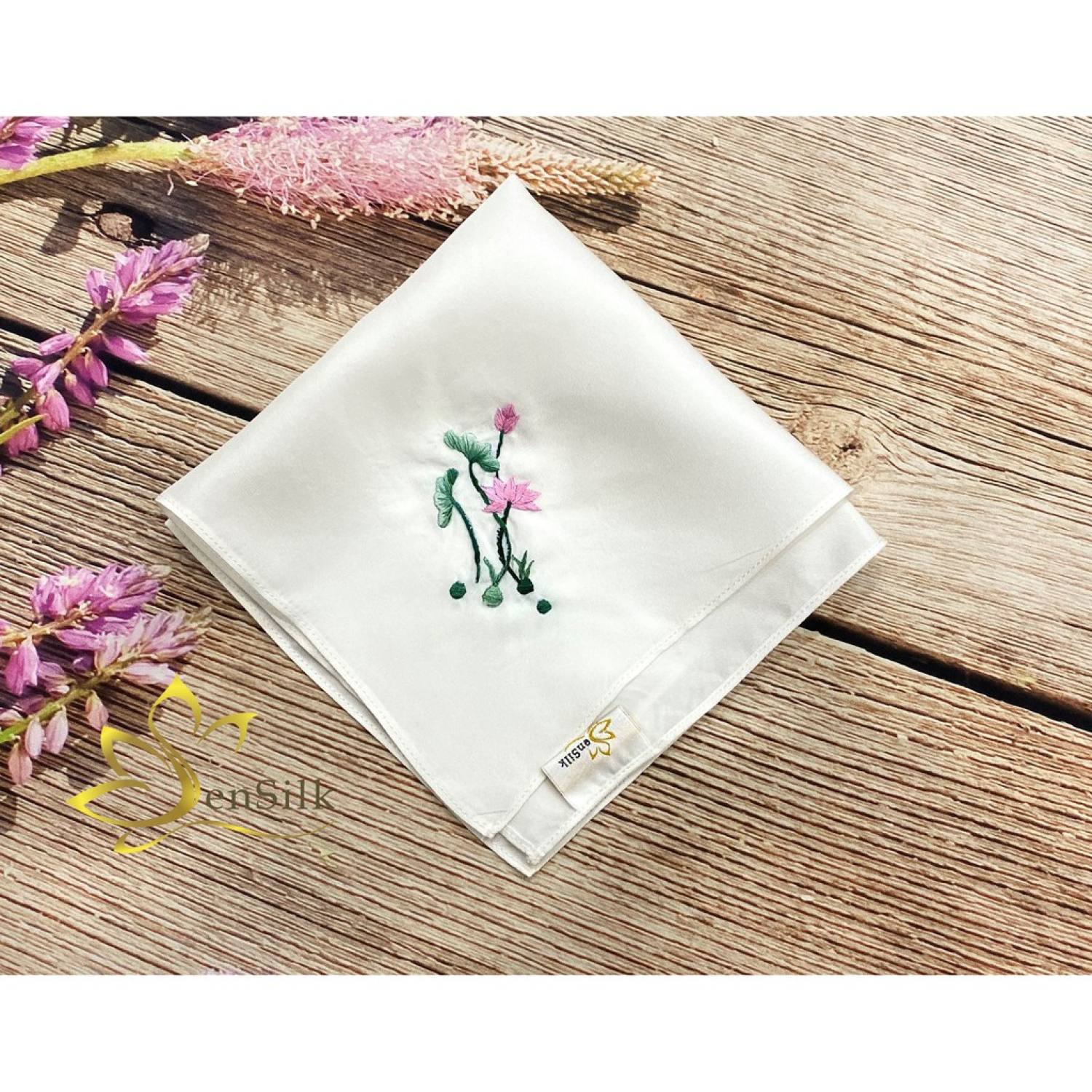 Khăn Tay Lụa Thêu Hoa Sen Quà Tặng Đối Tác