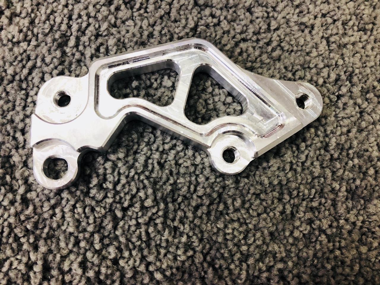 Part heo dầu ( pát heo brembo) bánh  trước dùng độ lên đĩa size 30, phù hợp cho nhiều dòng xe, có nhân viên gọi xác nhận đơn hàng và dòng xe