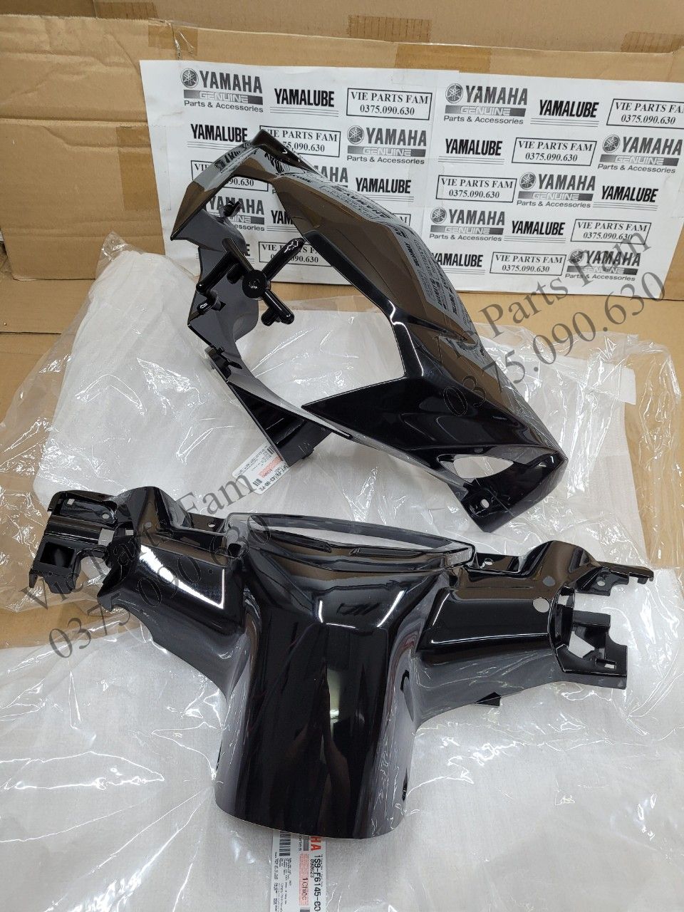 Bợ đầu đèn/ Ốp đầu/ Vỏ đầu Exciter 2010 màu đen bóng (dòng côn tay 2009-2010 số khung 5P7), Chính hiệu Yamaha Motor VN
