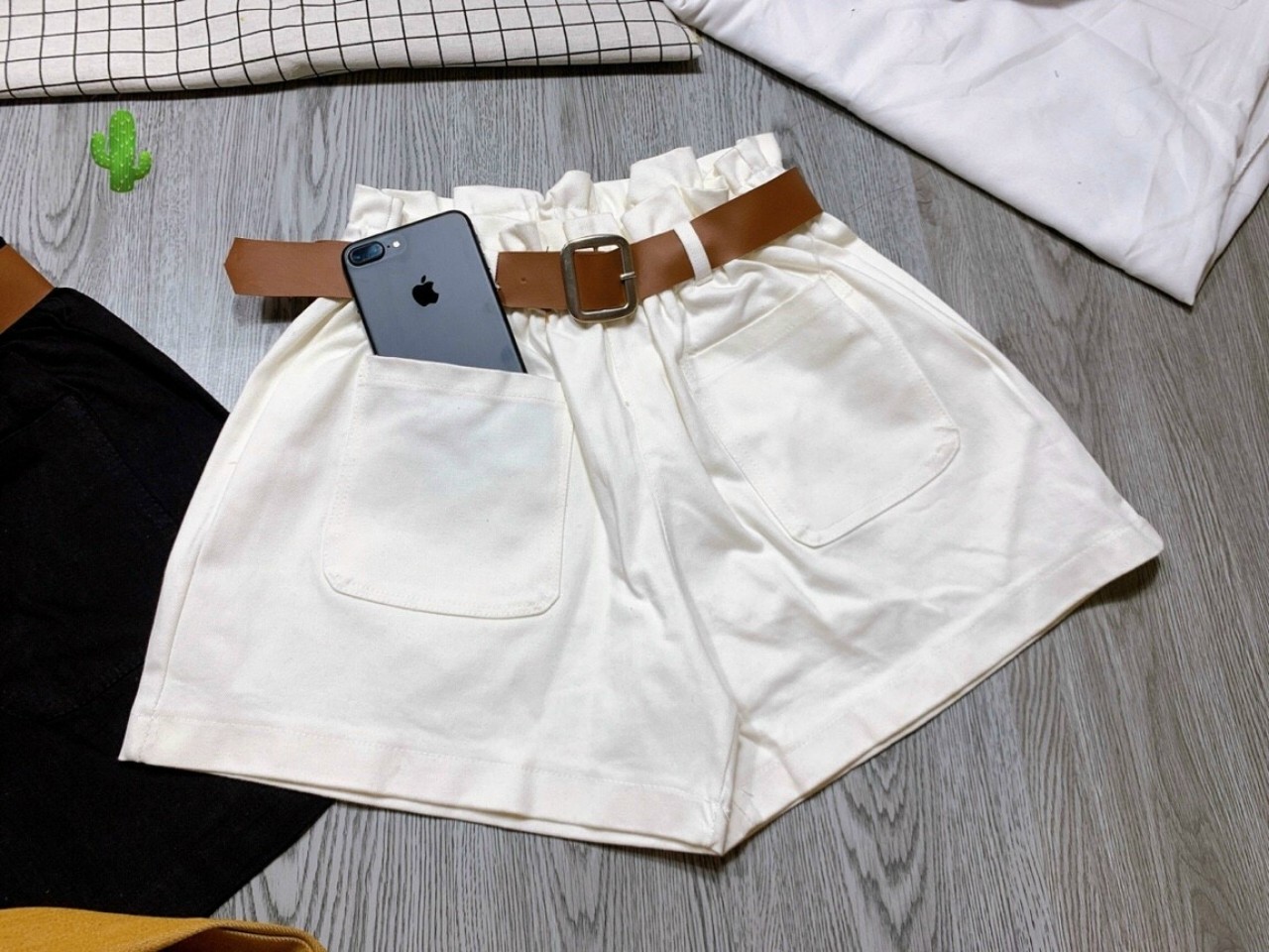 QUẦN SHORT NỮ LƯNG THUN FORM DƯỚI 50KG TRỞ LẠI,QUẦN SHORT KIỂU PHỐI NÚT THỜI TRANG NỮ(pc)