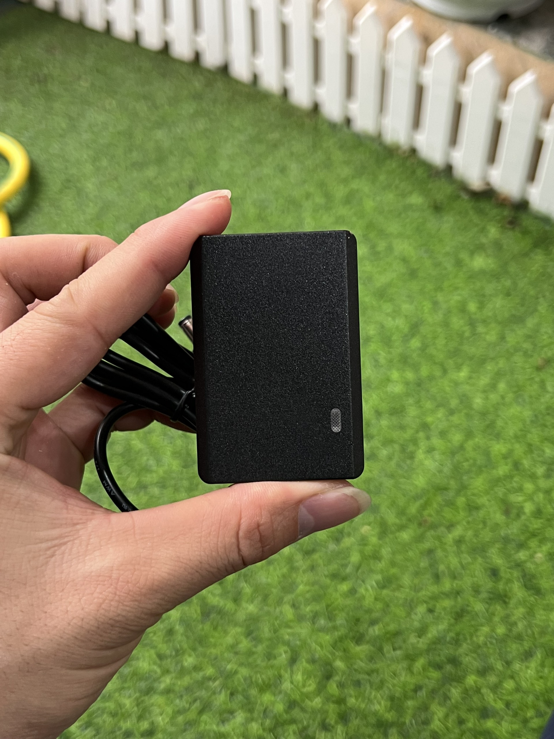 ADAPTER NGUỒN 9V 2A