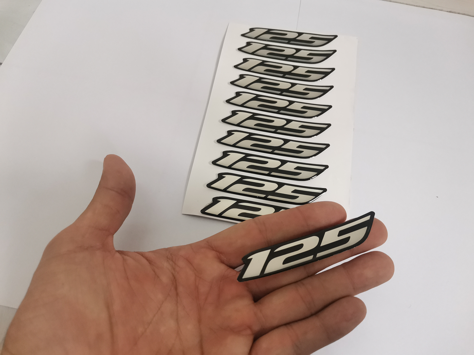 Bộ 10 con tem chữ 125 nổi