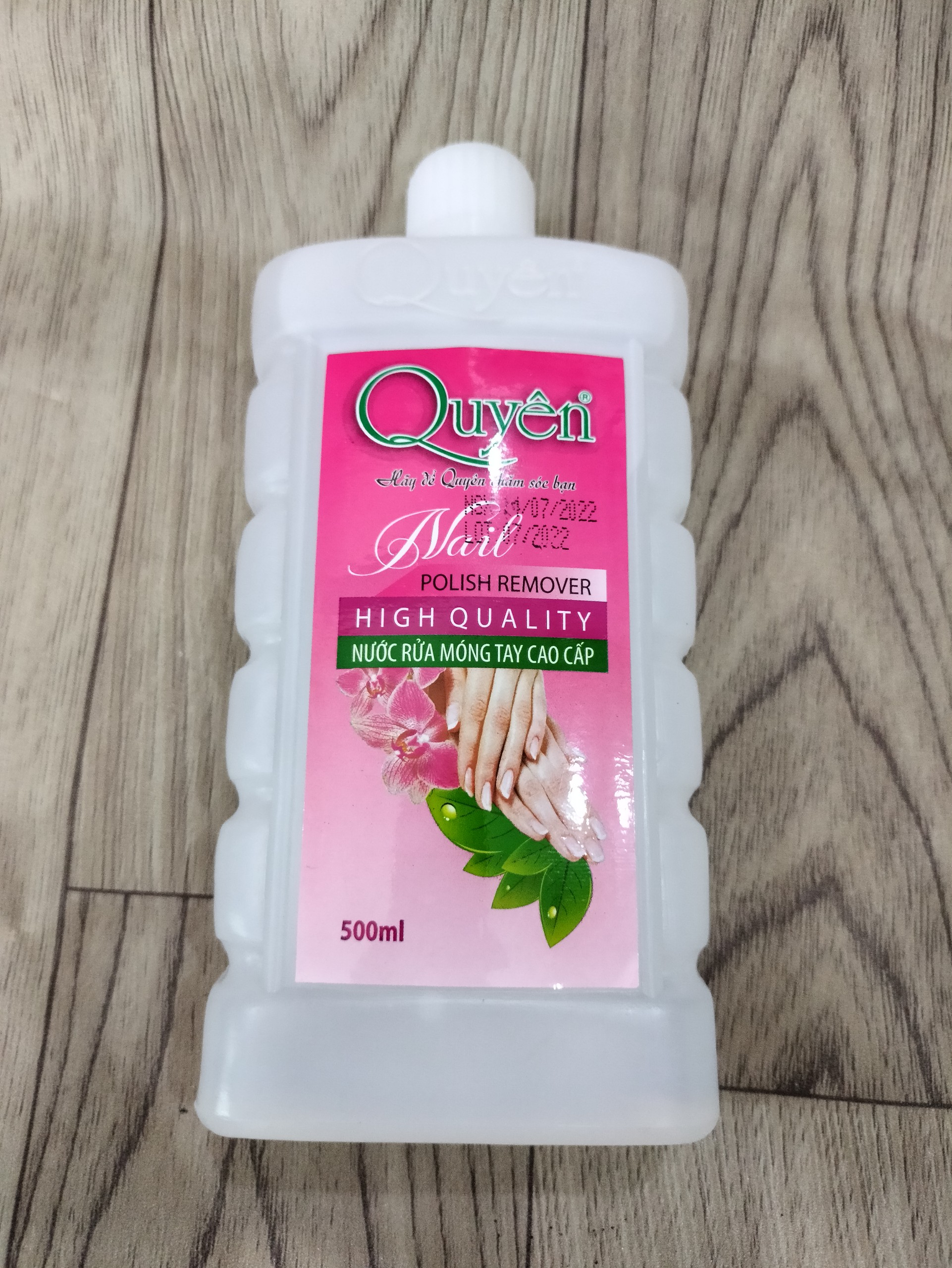 Nước rửa móng Quyên B