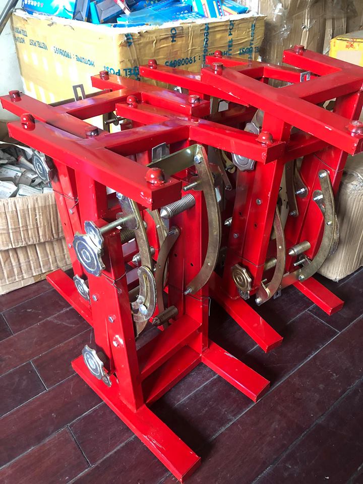 Giá cân vành xe máy loại 1