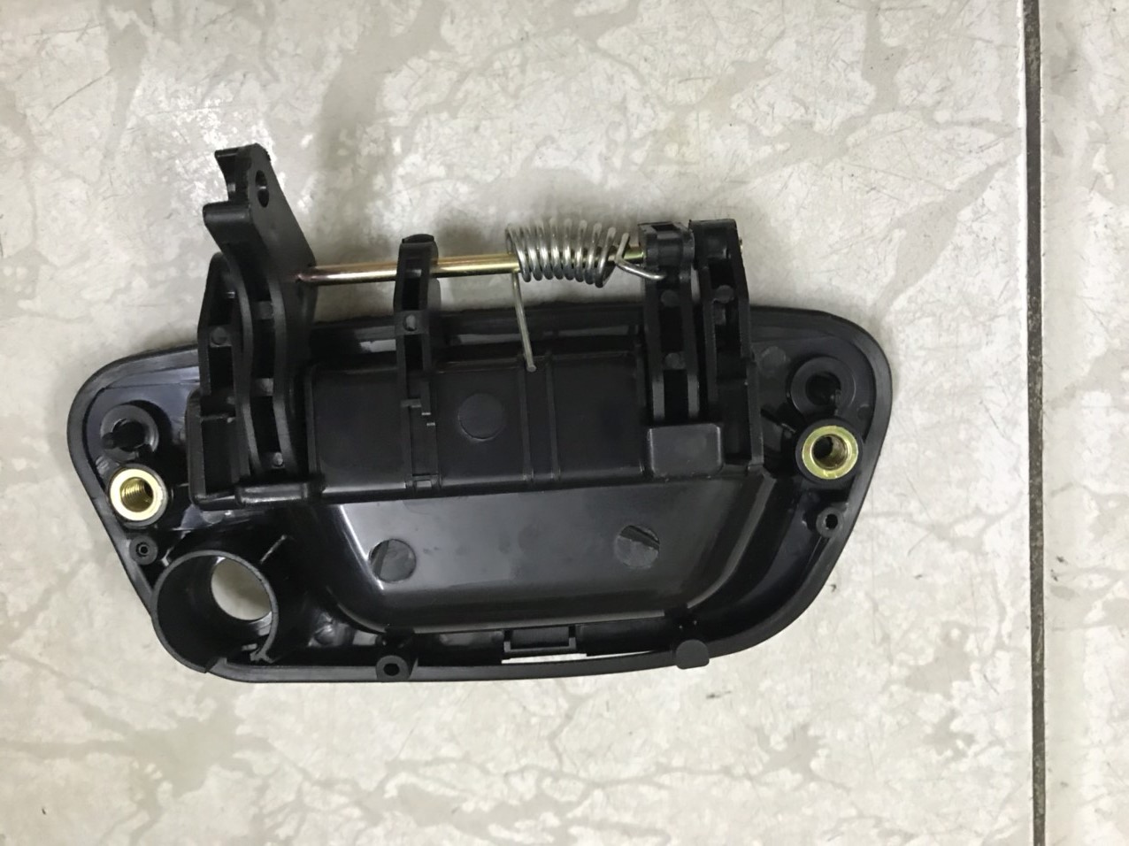 Tay mở cửa ngoài Chevrolet Spark 2012-