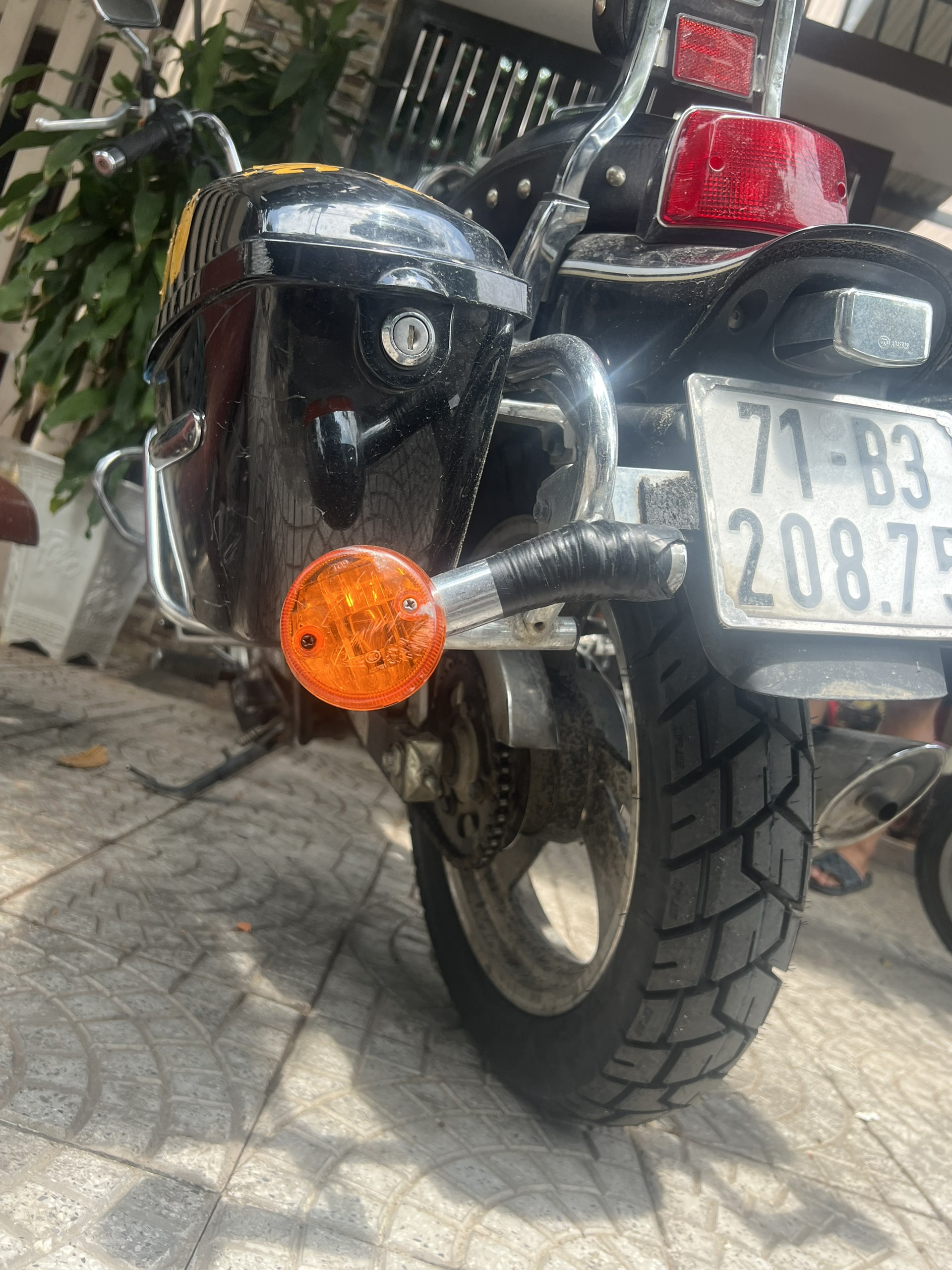 Vỏ (Lốp) Xe 110/90-16 Không Ruột