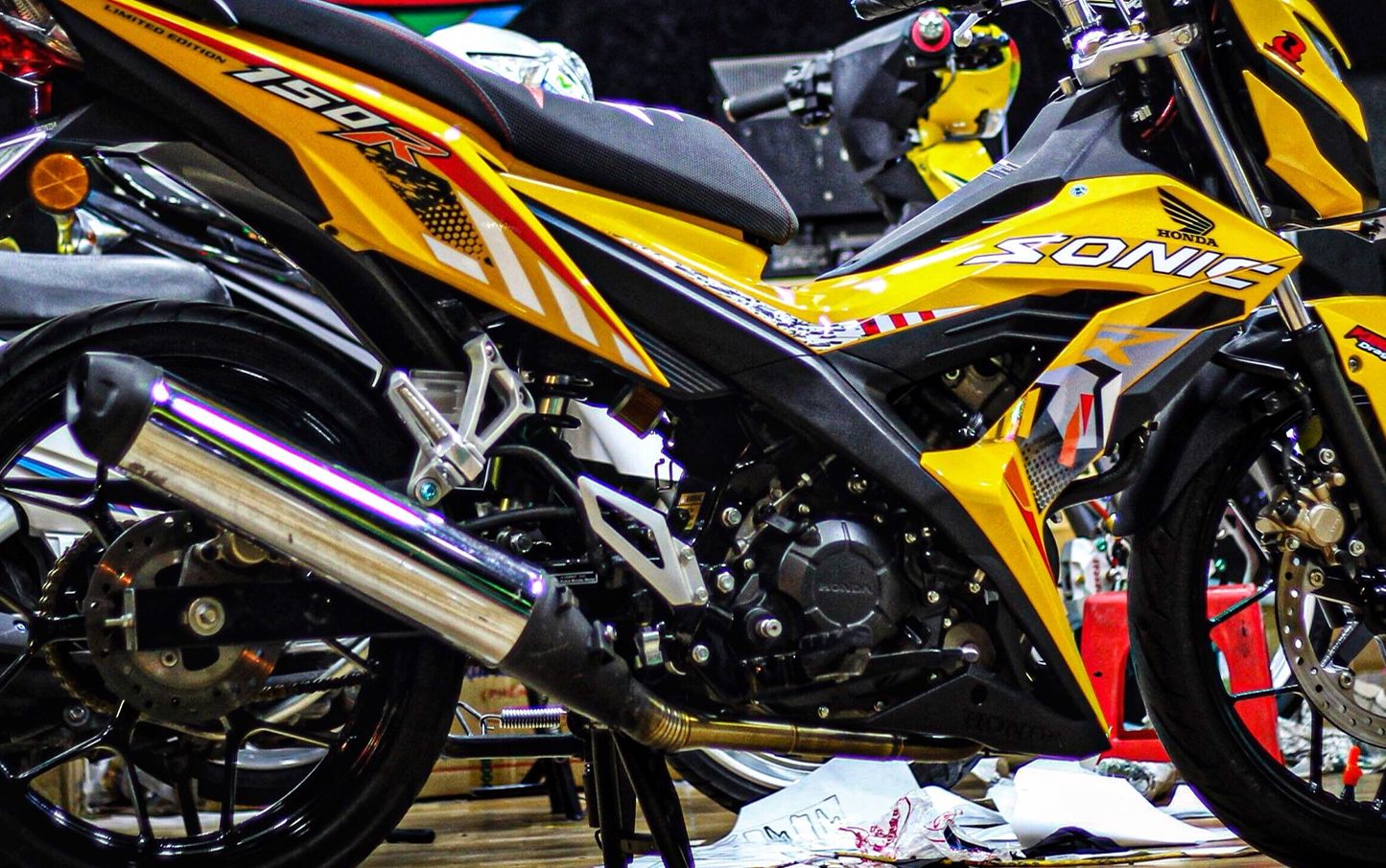 Tem Sonic 150 Dán Xe Vàng - Tem Chuẩn