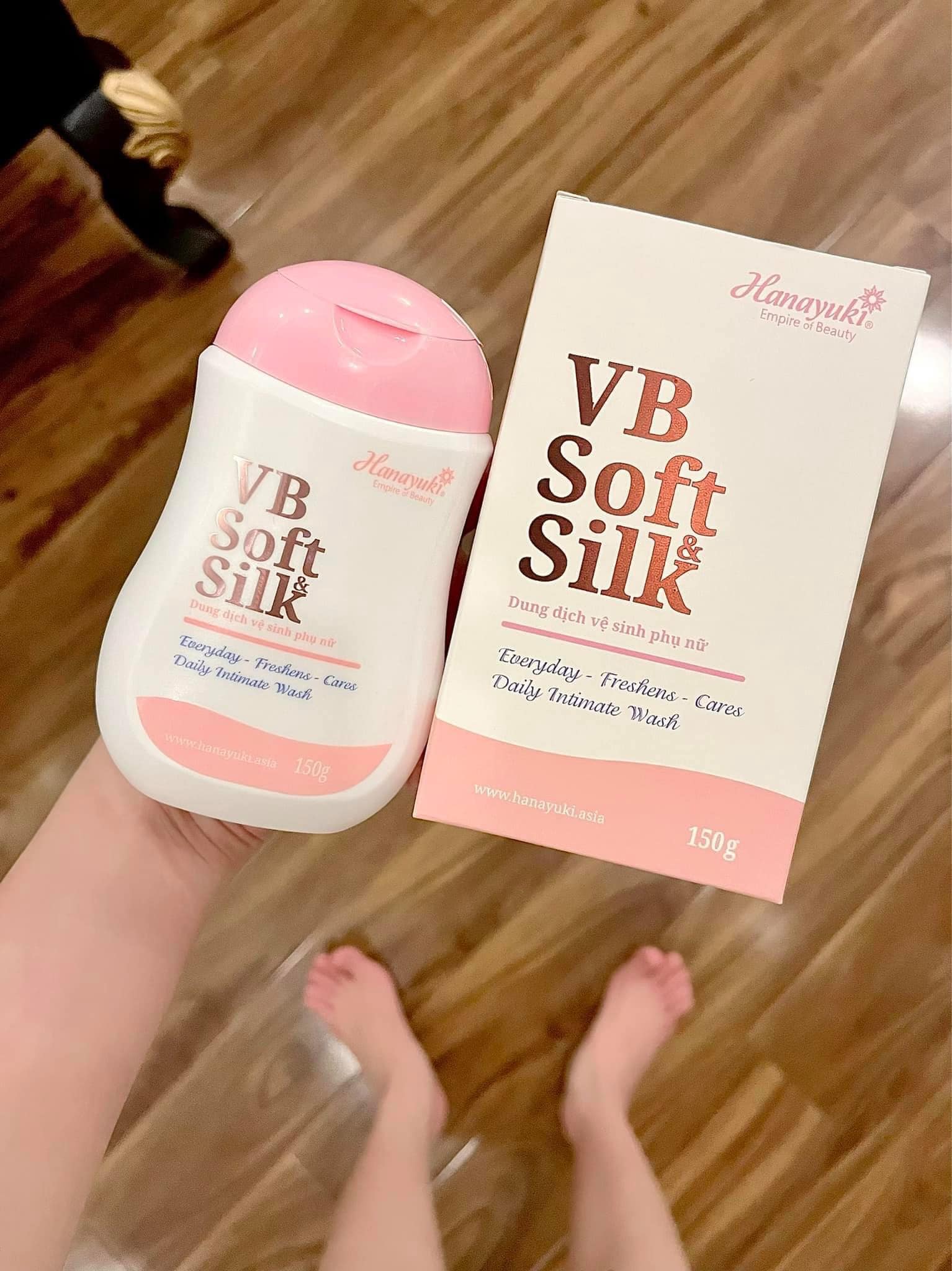 DUNG DỊCH VỆ SINH VB SOFT & SILK HANAYUKI 150G