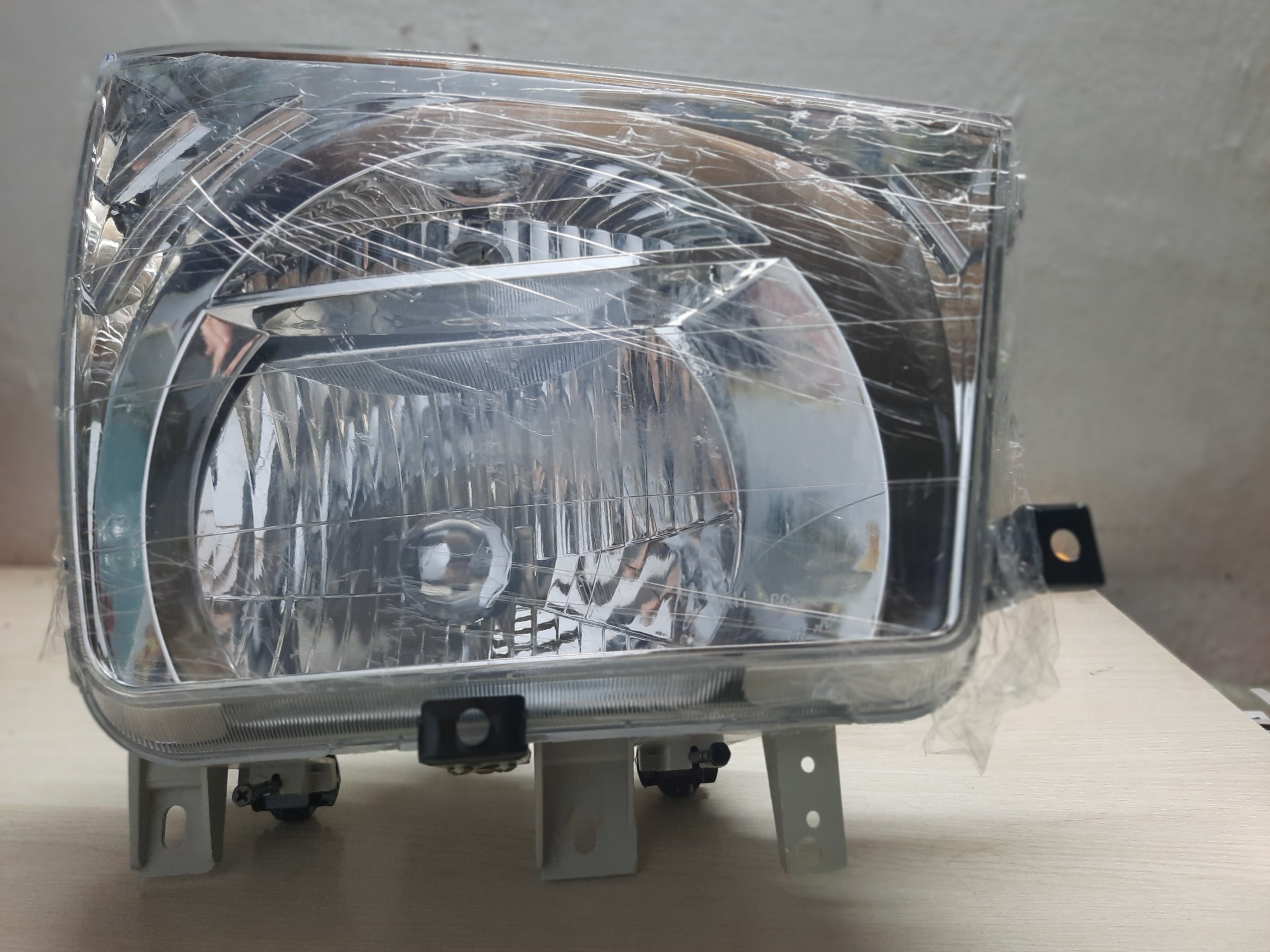 ĐÈN PHA XE TẢI HYUNDAI HD65/ HD72/ HD80