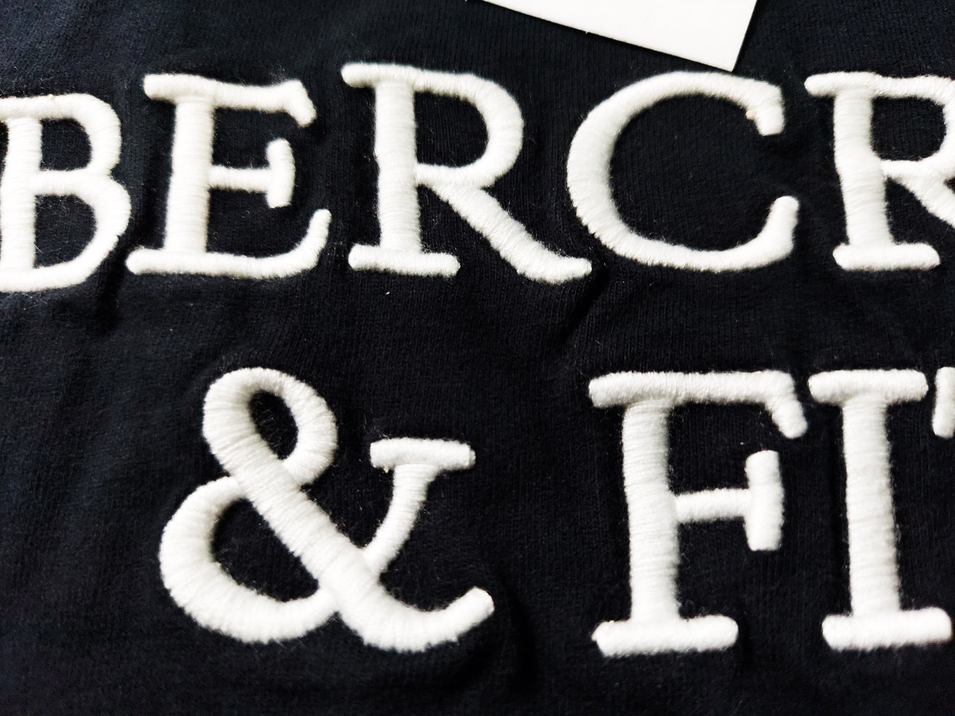 Áo thun Abercrombie & Fitch