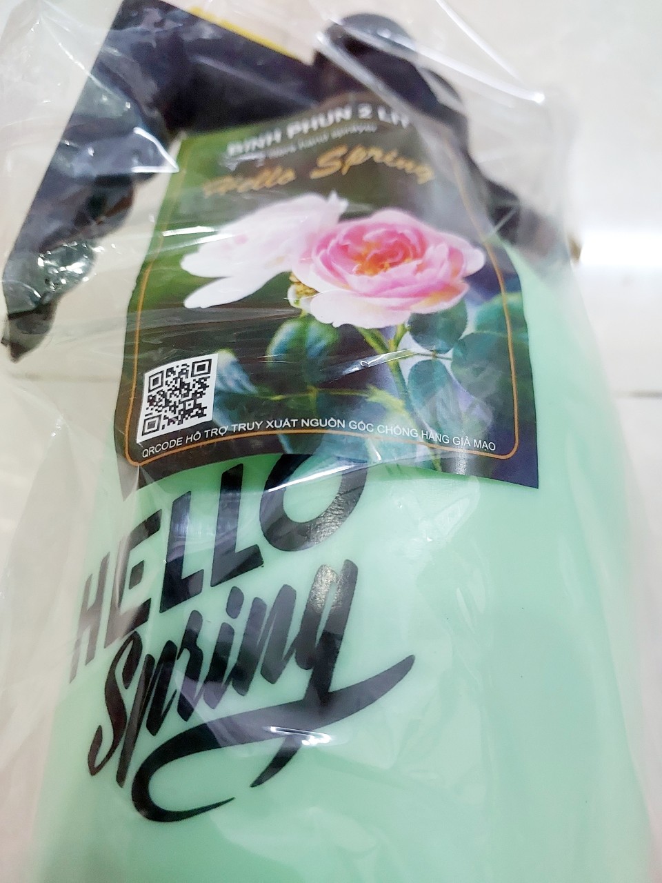Bình xịt tưới cây cao cấp HELLO SPRING 2 Lít