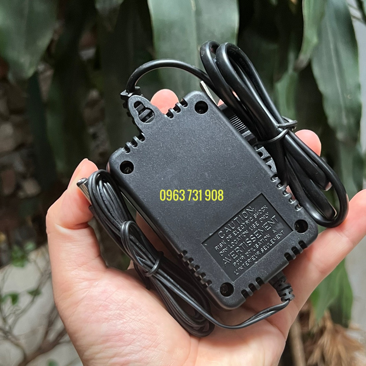 Adapter cấp nguồn AC 9V~1000mA loại cao cấp