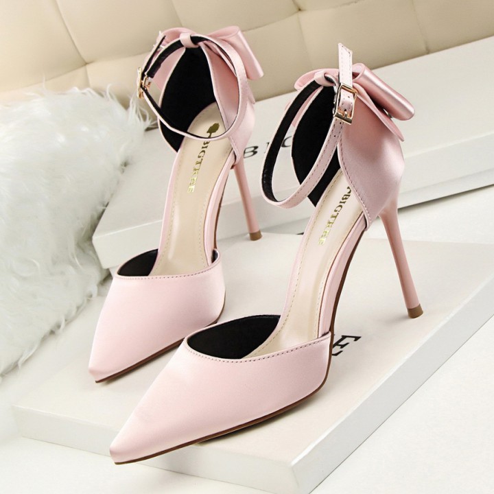 5196-1 HIGH HEELS BIG TREE