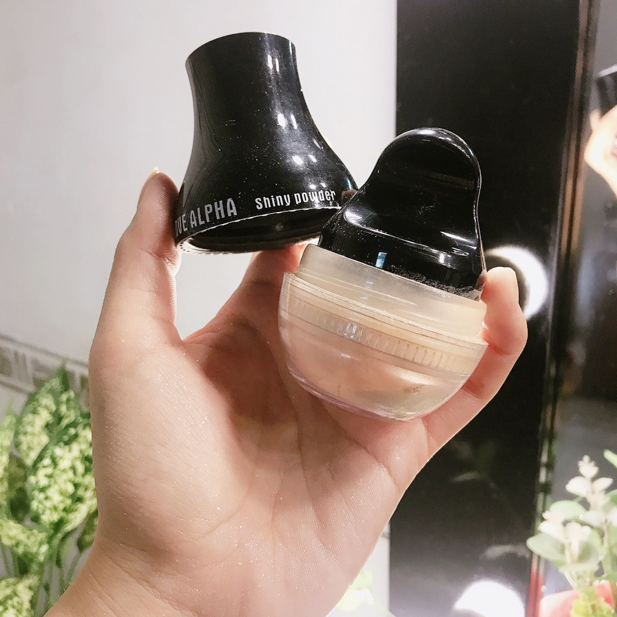 [Hoàn tiền 20%] Phấn Phủ Bột Kiềm Dầu Có Nhũ Bắt Sáng - Love Alpha (Kèm Bông Phấn)