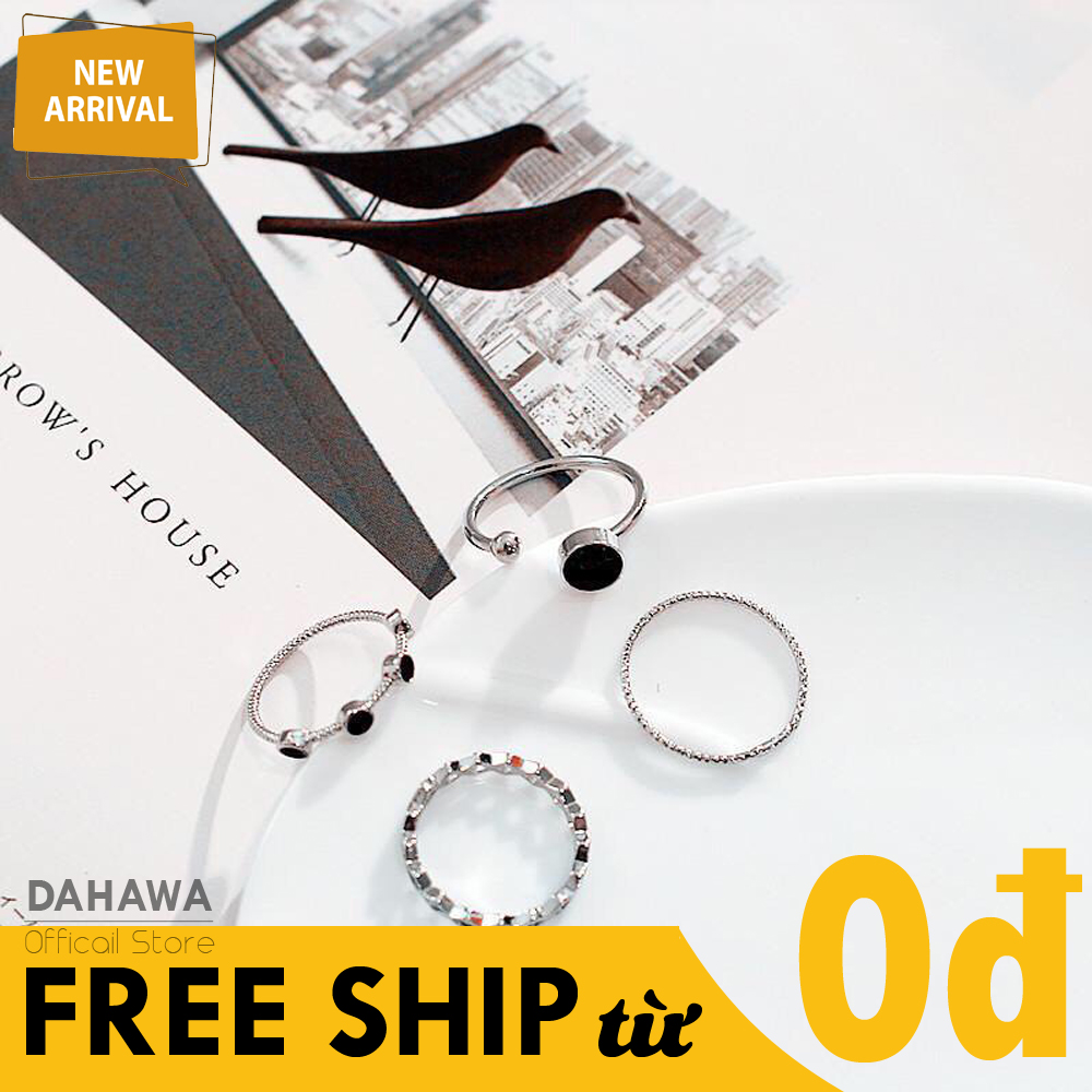 Combo Bộ 4 Nhẫn Thời Trang Nam Nữ Siêu Hot, 4 Kiểu Nhẫn Khác Nhau, Chất Liệu Kim Loại Không Gỉ, Không Ngứa, Đính Ngọc Màu Đen Cực Đẹp Dành Cho Cả Nam Và Nữ NT3