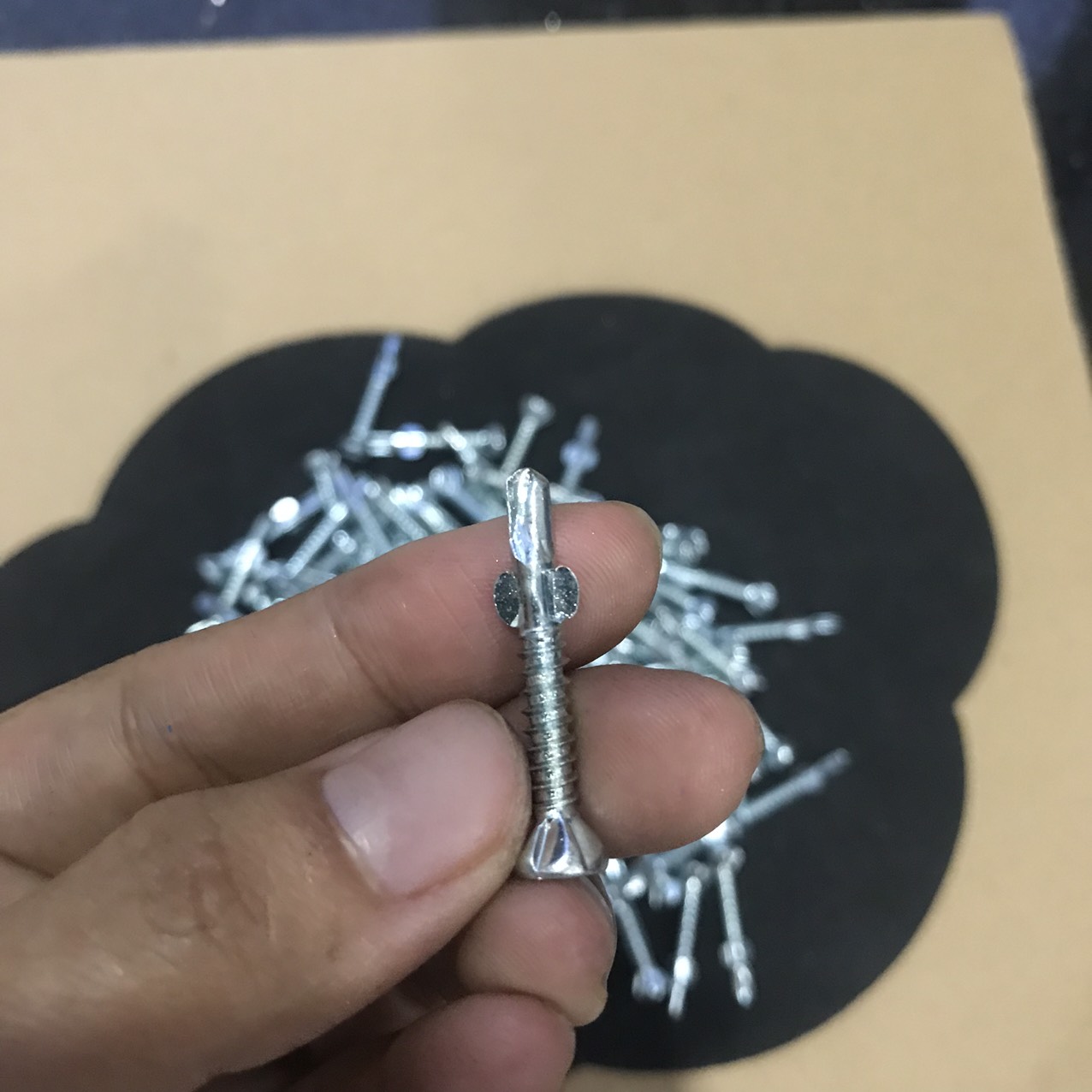 VÍT SÀN TỰ KHOAN CÓ CÁNH 3CM VÀ 4CM