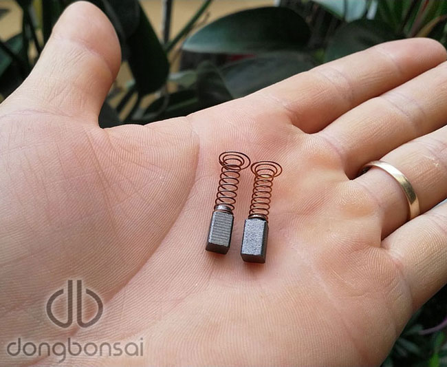 Chổi than máy mài trục 6mm