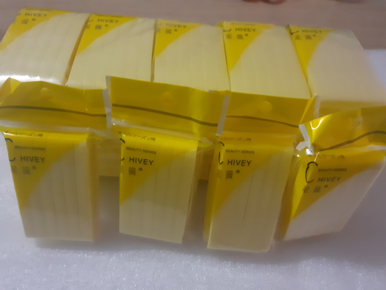 Bông rửa mặt bọt biển CHIVEY gói 12 miếng