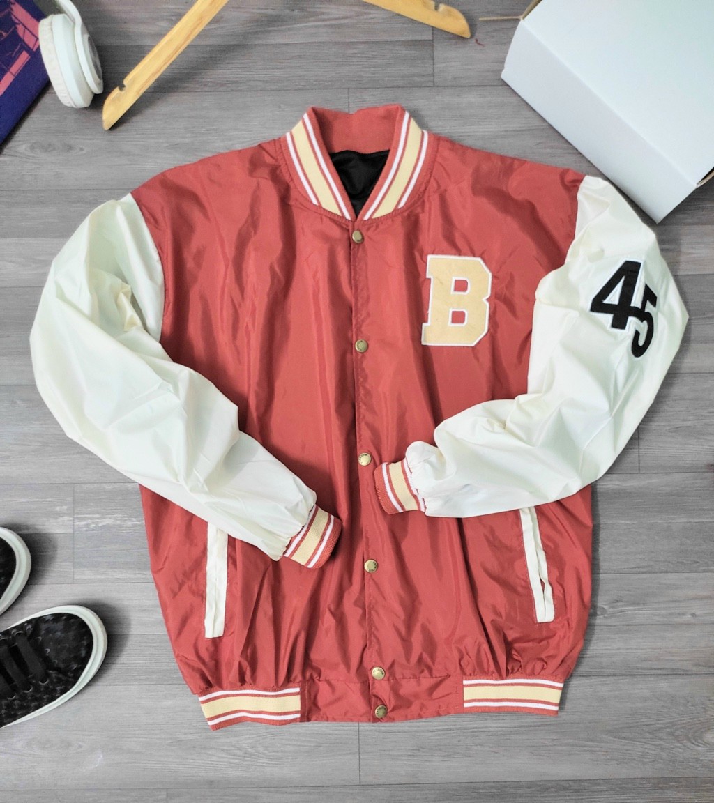 Áo Khóac Dù Das Kiểu Bomber Cúc Bấm Cánh Dơi in Logo Chữ B Lớn kèm số 45 Cách Tay. TP