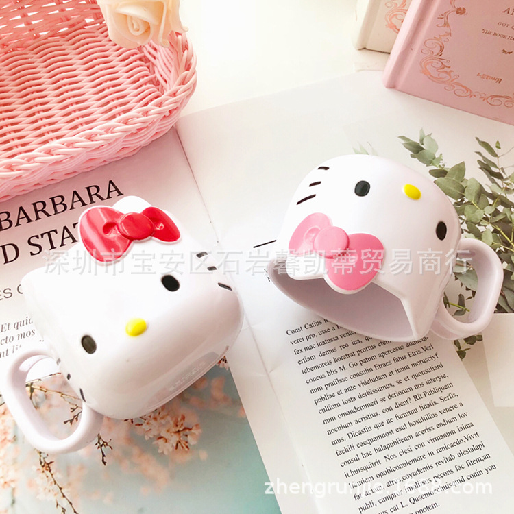 Ly nhựa Hello Kitty 200ml