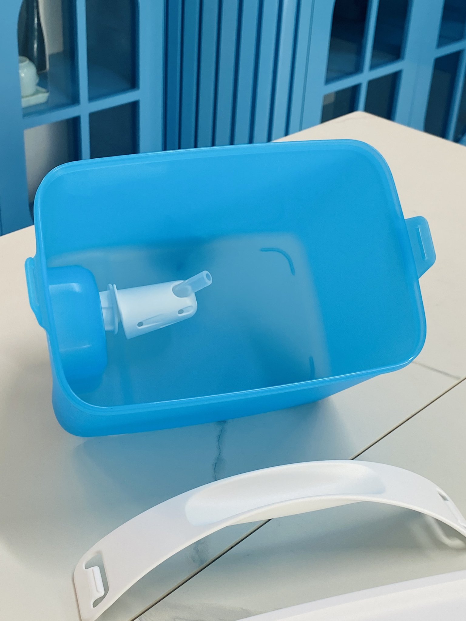 BÌNH NƯỚC TUPPERWARE CÓ VÒI 3.1L