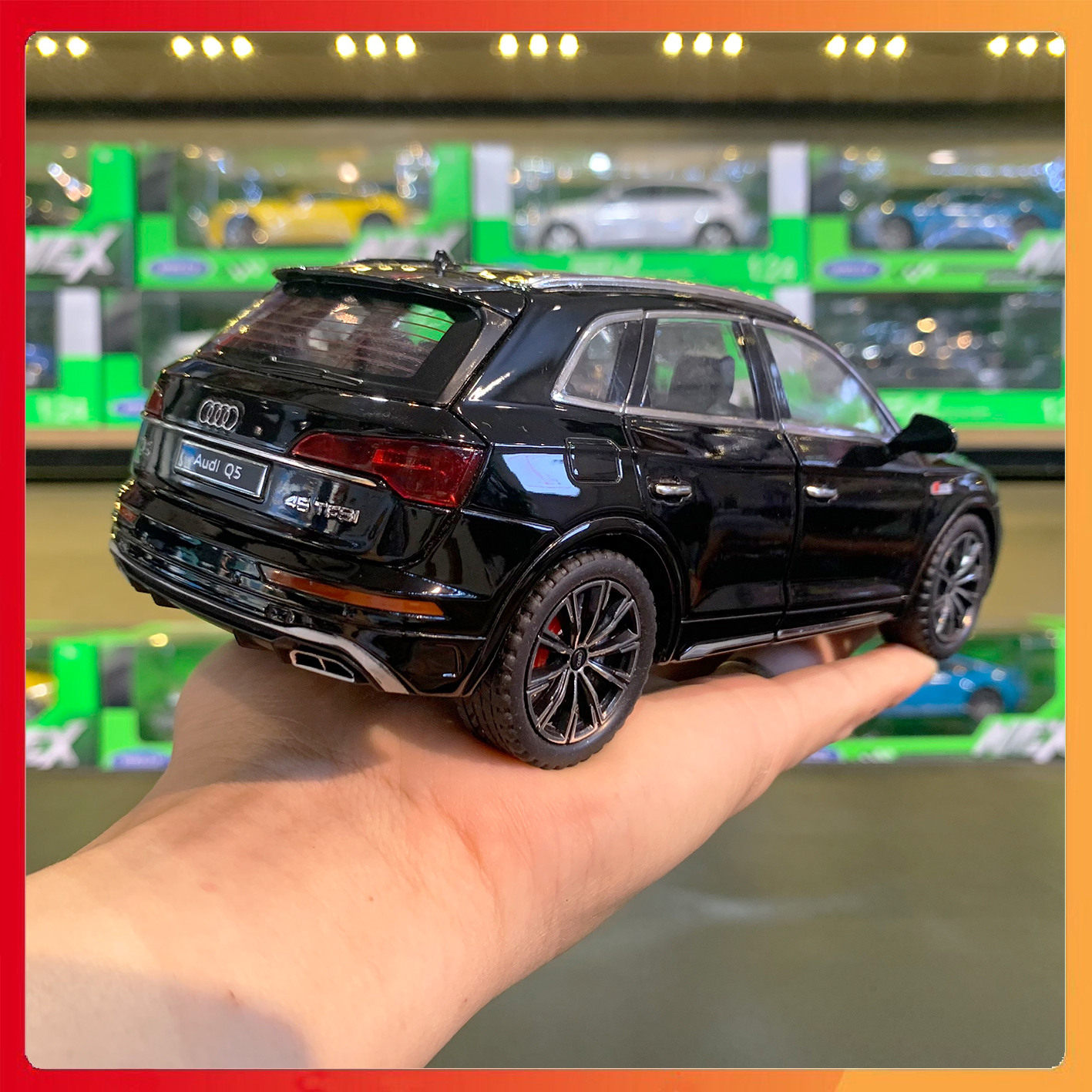 Mô hình xe Audi Q5 tỉ lệ 1:24 Newao