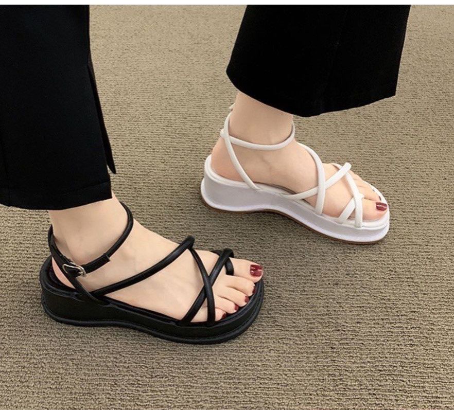 Dép BM đế 7cm quay mảnh sang chảnh.