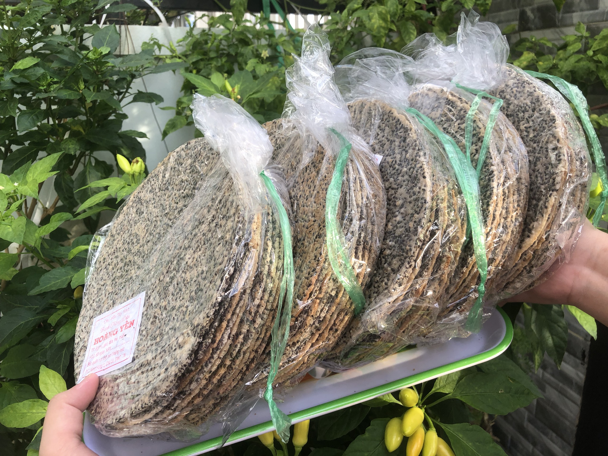 Bánh tráng nướng SIÊU MÈ ĐEN nước cốt dừa đặc sản Tây Ninh. Bánh tráng đã nướng chín sẵn. Ăn vặt Thanh Trúc 3