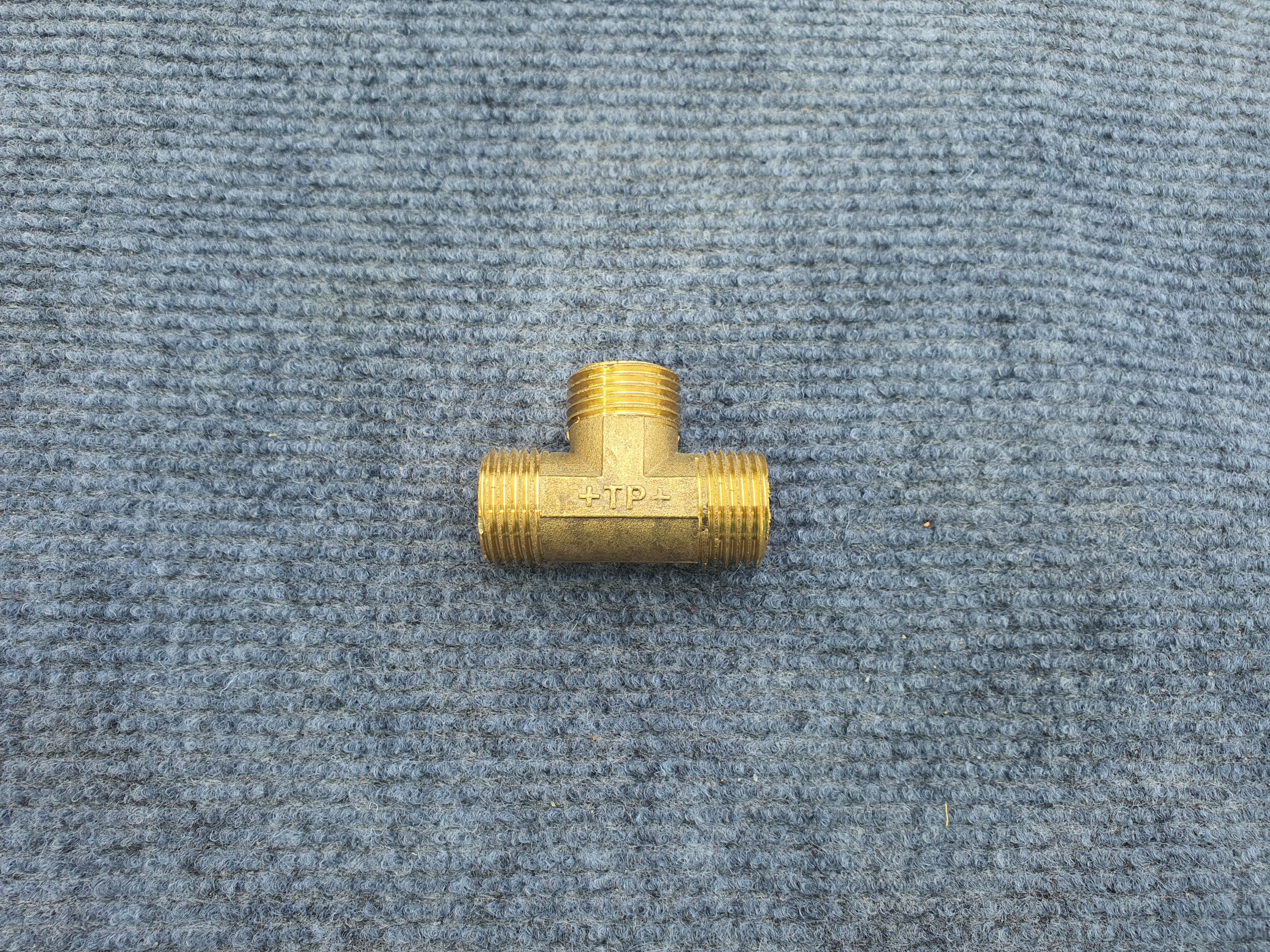 Visenta Brass Internal and External Threaded Connectors with 21 and 27 Threaded Styles