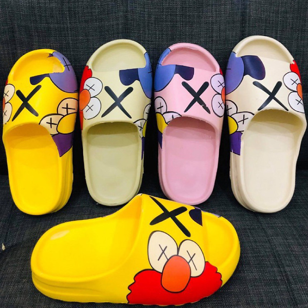 Dép KAWS YZ Slide Siêu Nhẹ, Siêu Bền
