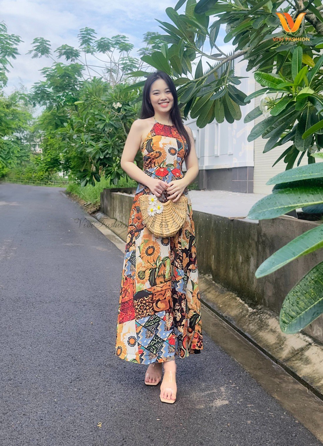 Đầm Maxi Thổ Cẩm Cổ Yếm, Maxi Đi Biển Sang Trọng, Maxi Lụa Mango Cao Cấp