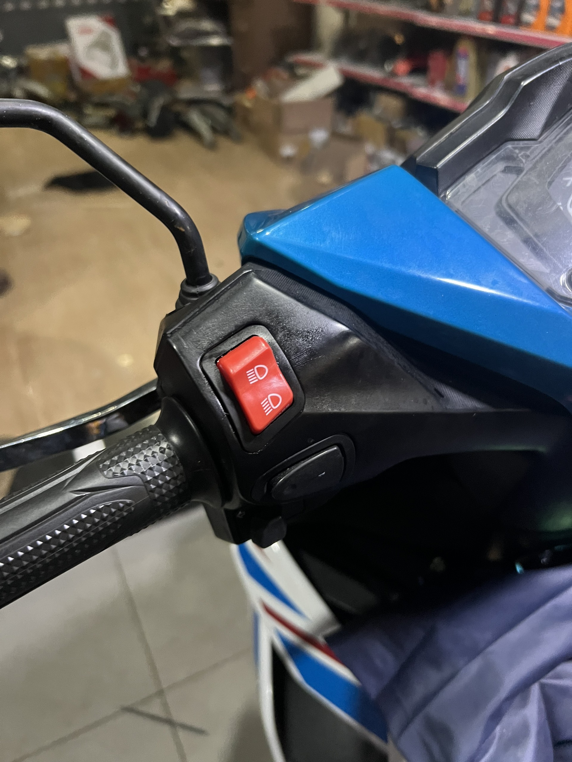 CÔNG TẮC PASSING SH ĐỎ - NÚT ĐỀ ĐỎ LỚN - CÔNG TẮC TẮT ĐÈN PHA COS - CÔNG TẮT MÁY