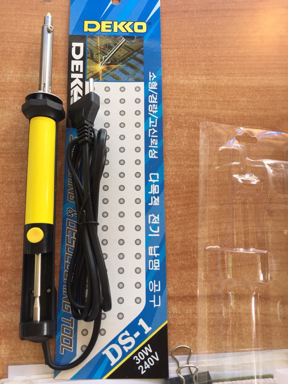 Hút chì sử dụng nguồn điện ac 220v dekko ds-1