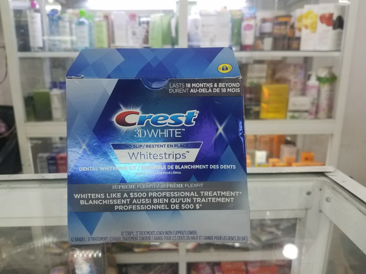 Miếng Dán Trắng Răng Cấp Tốc Crest 3D White Supreme Flexfit siêu mạnh USA (1 Gói/2 miếng dán)