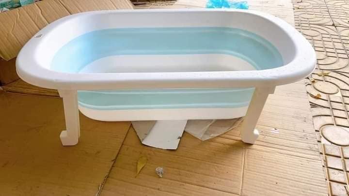 Thau tắm gấp gọn cho bé