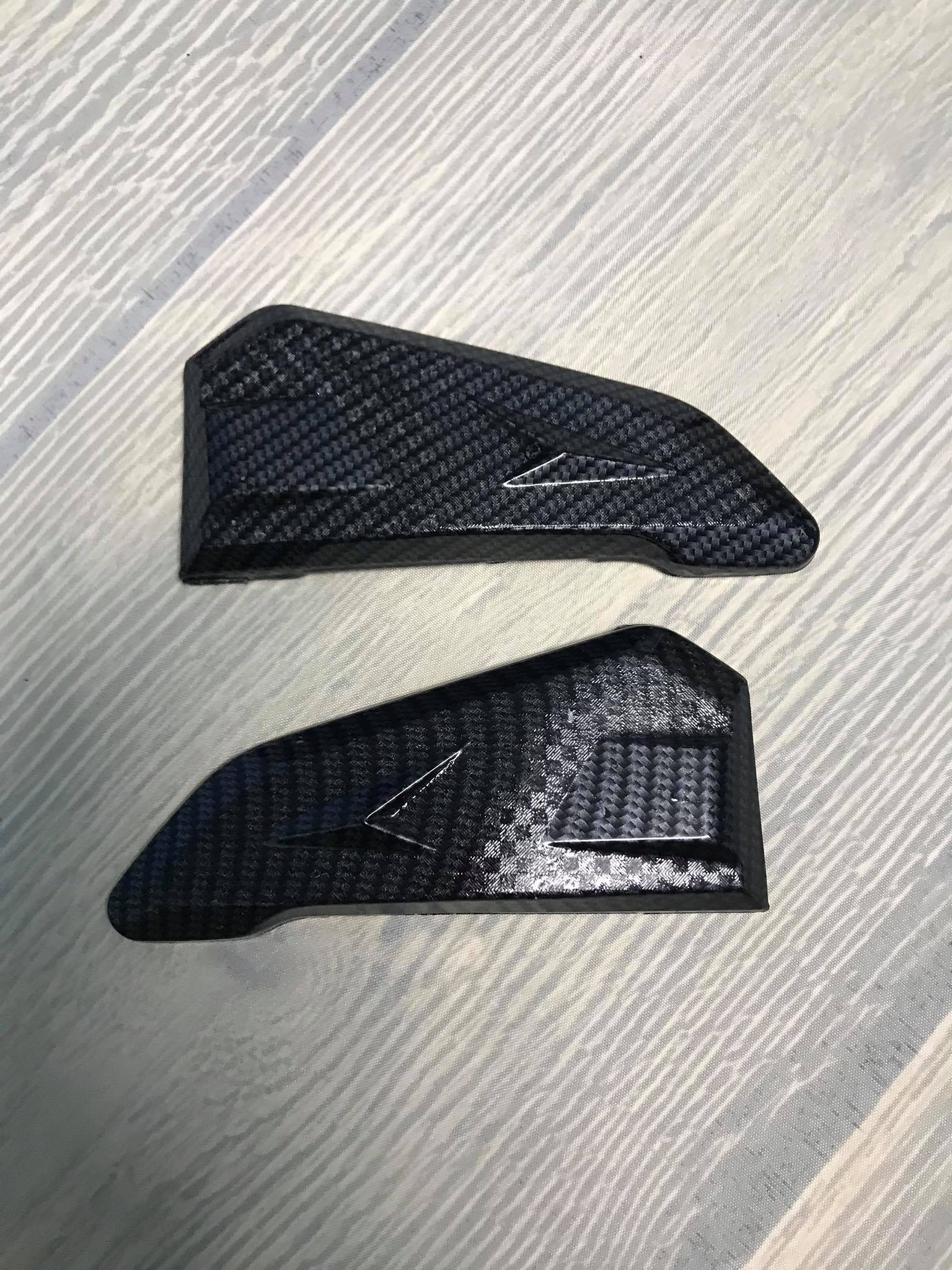 Ốp gác chân CARBON SH MODE