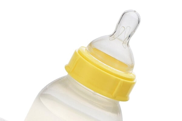 [HCM]Bộ Núm ty cổ vòng + nắp Medela