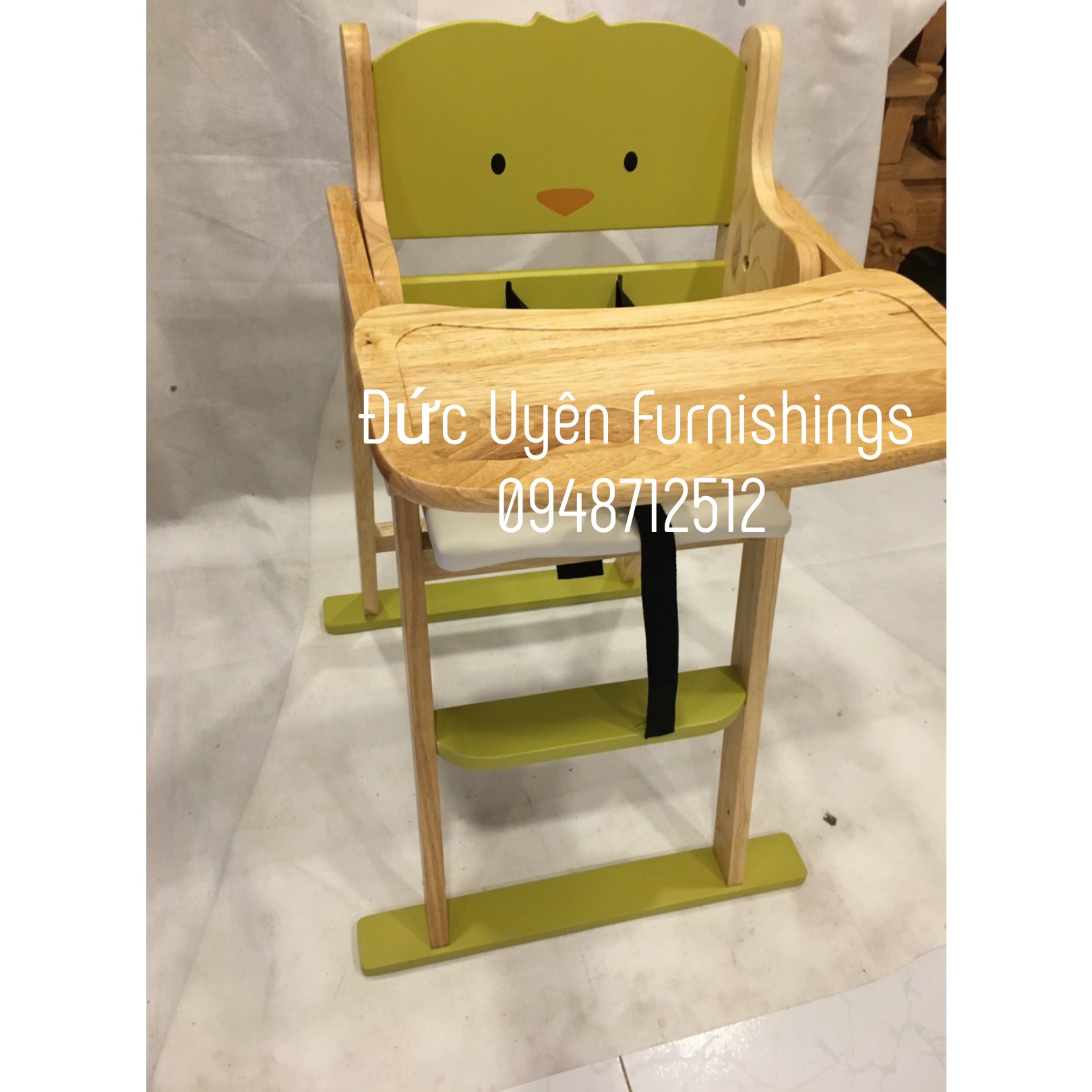 Ghế ăn dặm cho bé bằng gỗ
