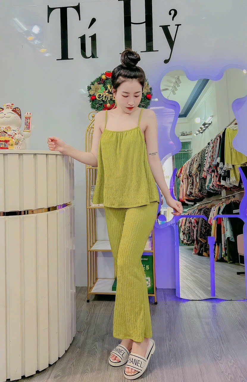 Set thời trang nữ siêu HOT áo 2 dây mix quần dài ống loe chất thun xốp, Set bộ mặc nhà áo 2 dây from rộng mix quần loe dài thoải mái, Set bộ hottrend áo 2 dây mix quần ôm ống loe cực tôn dáng TH