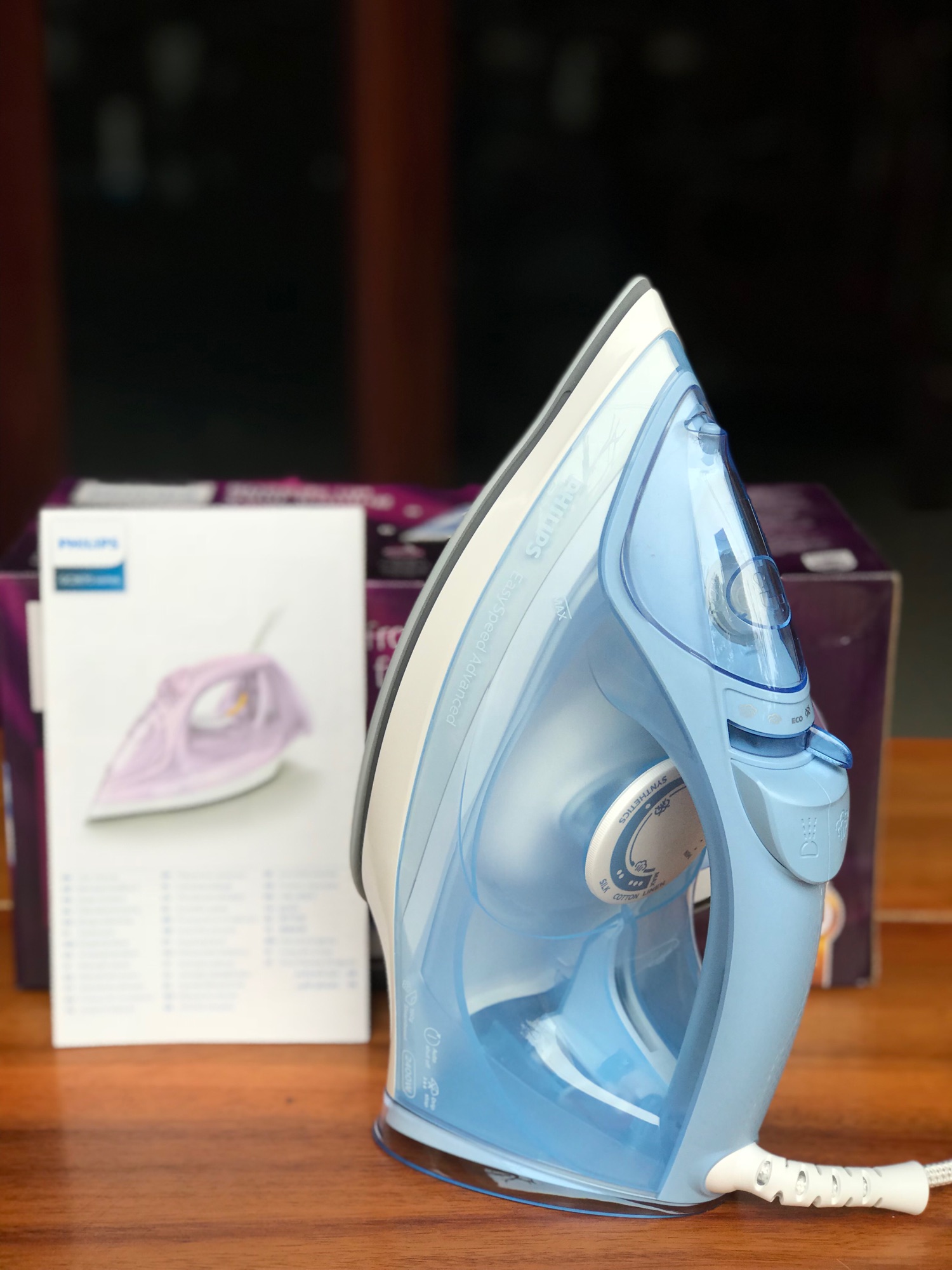 Bàn ủi hơi nước Philips GC2676