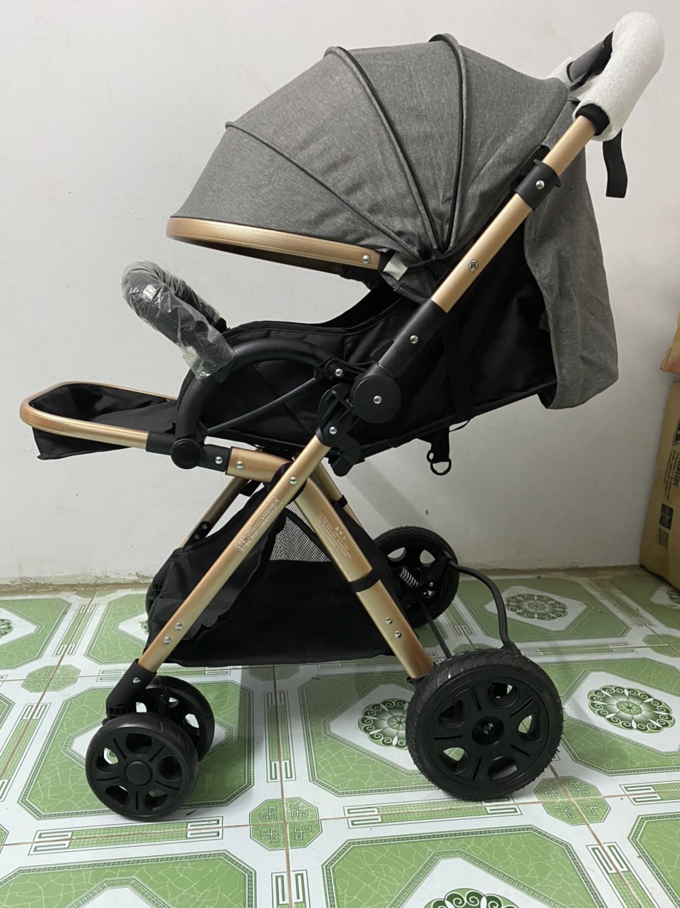 Xe đẩy cao cấp 2 chiều gấp gọn cho bé