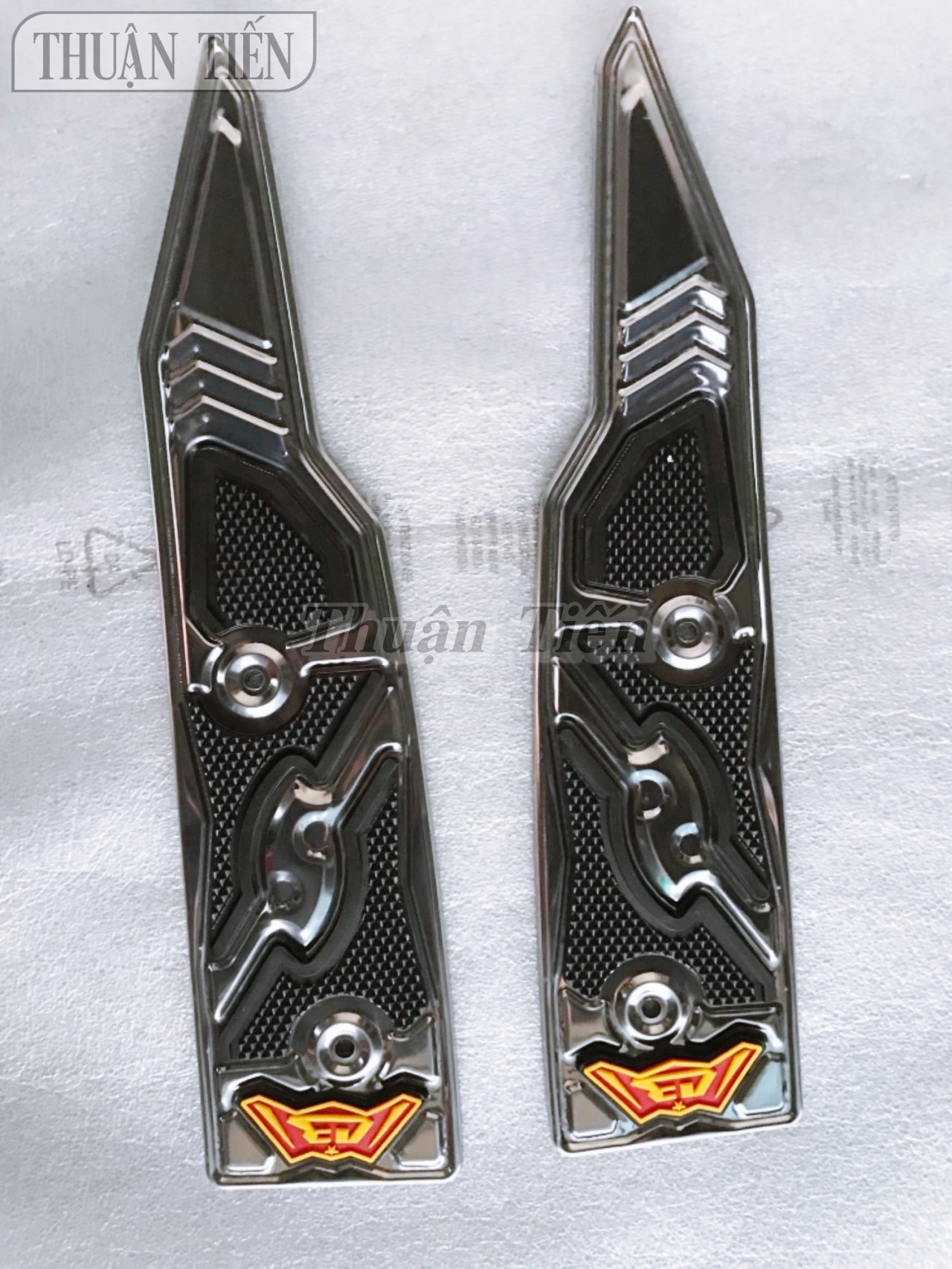 THẢM LÓT CHÂN INOX AIR BLADE 2020 CAO CẤP HÀNG ĐẸP GIÁ HỢP LÝ VỪA VẶN VỚI XE - CÓ 2 MẪU CHO KHÁCH HÀNG LỰA CHỌN