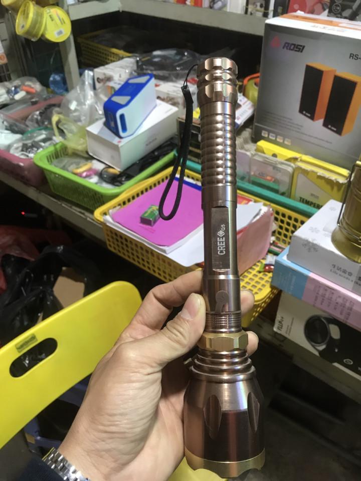 Đèn Pin Siêu Sáng POLICE -XSL418
