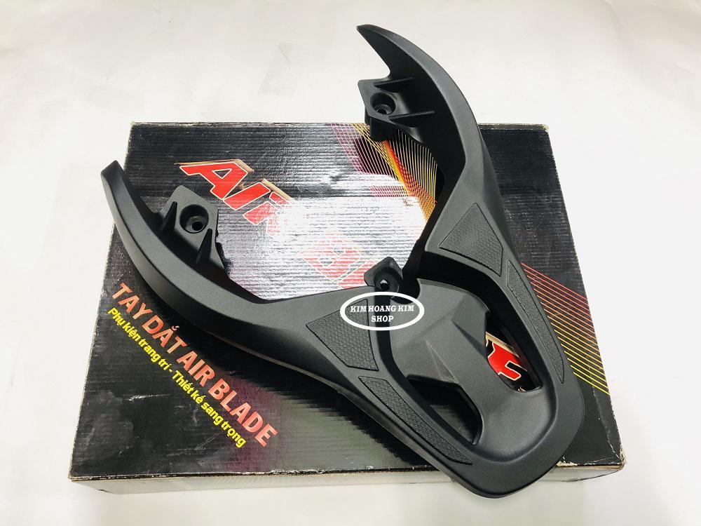 Tay dắt (Cảng) Sau Đen Nhám Kiểu Sh Gắn AirBlade 2016 đến 2021